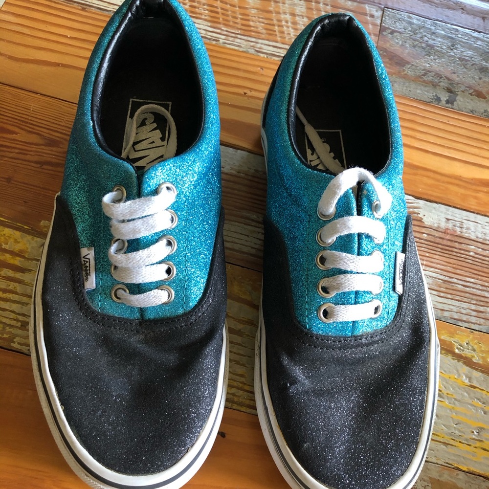 Vans tennis shoes